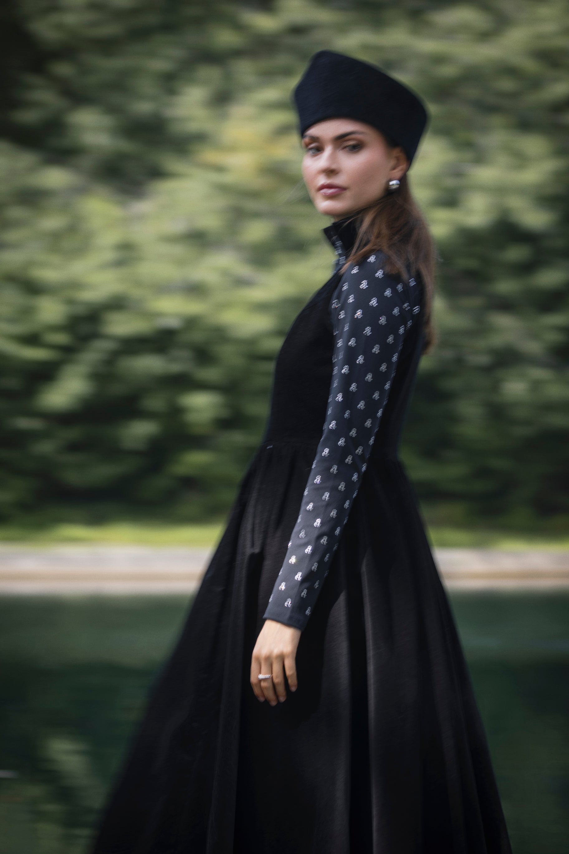 BLACK JUMPER