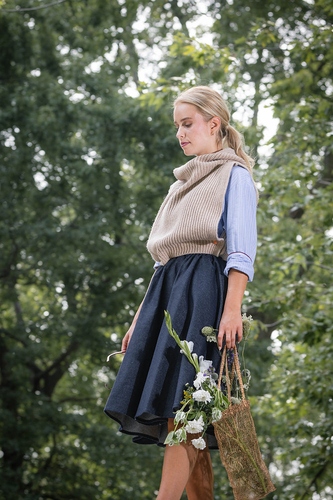 HOODED KNIT VEST